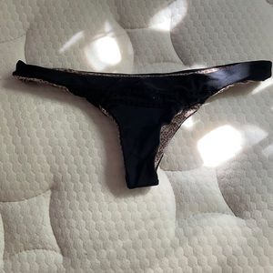 Acacia Axel Bottoms in Black with Mesh detail